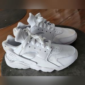 Womens Nike sneakers